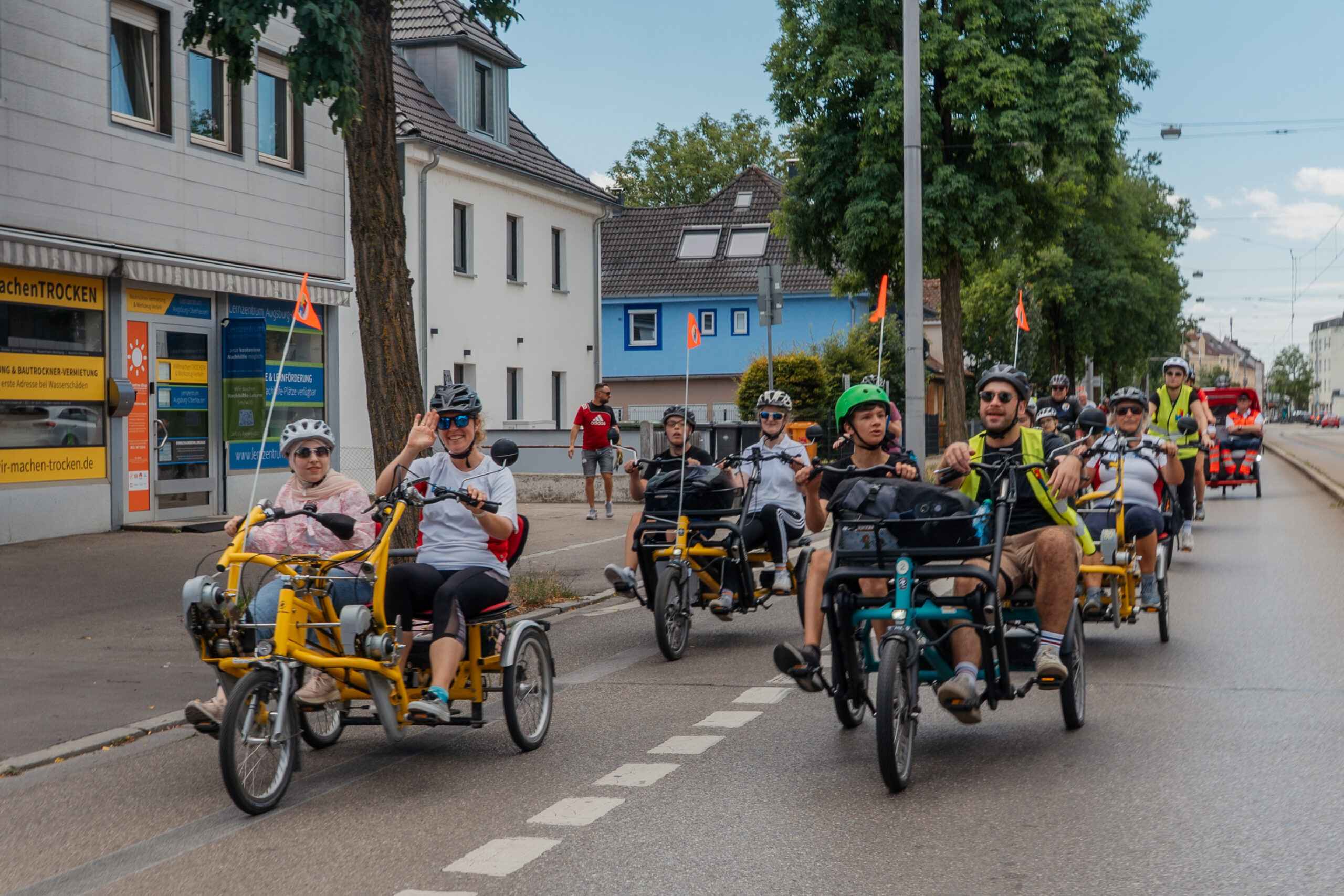 Radlkonvoi des FFH feiert Einweihung des neuen Campus Nord