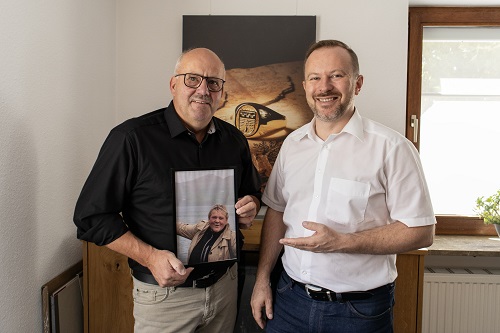 Zustiftung für den guten Zweck: Anna und Wolfgang Bachmeir spenden 4.000 Euro an die Stiftung für Mering